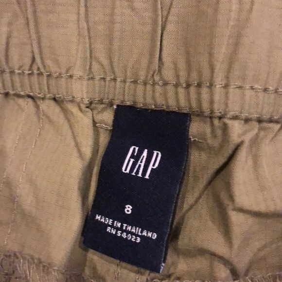 Gap Olive Green Cargo-Type Shorts - Picture 6 of 6